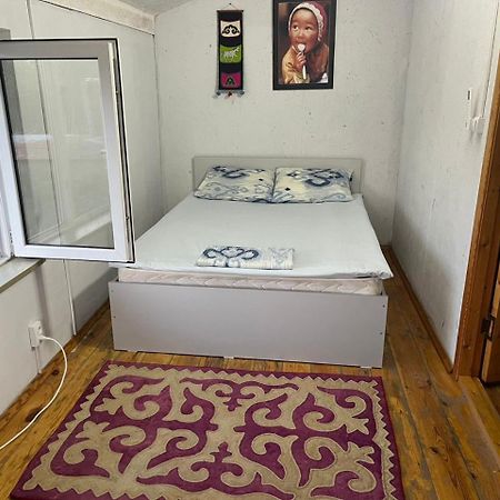 Toktogul Ghesthouse Hotel Екстериор снимка