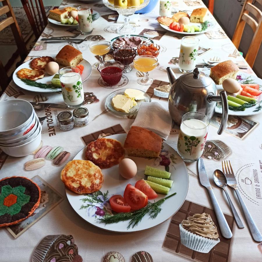 Toktogul Ghesthouse Hotel Екстериор снимка