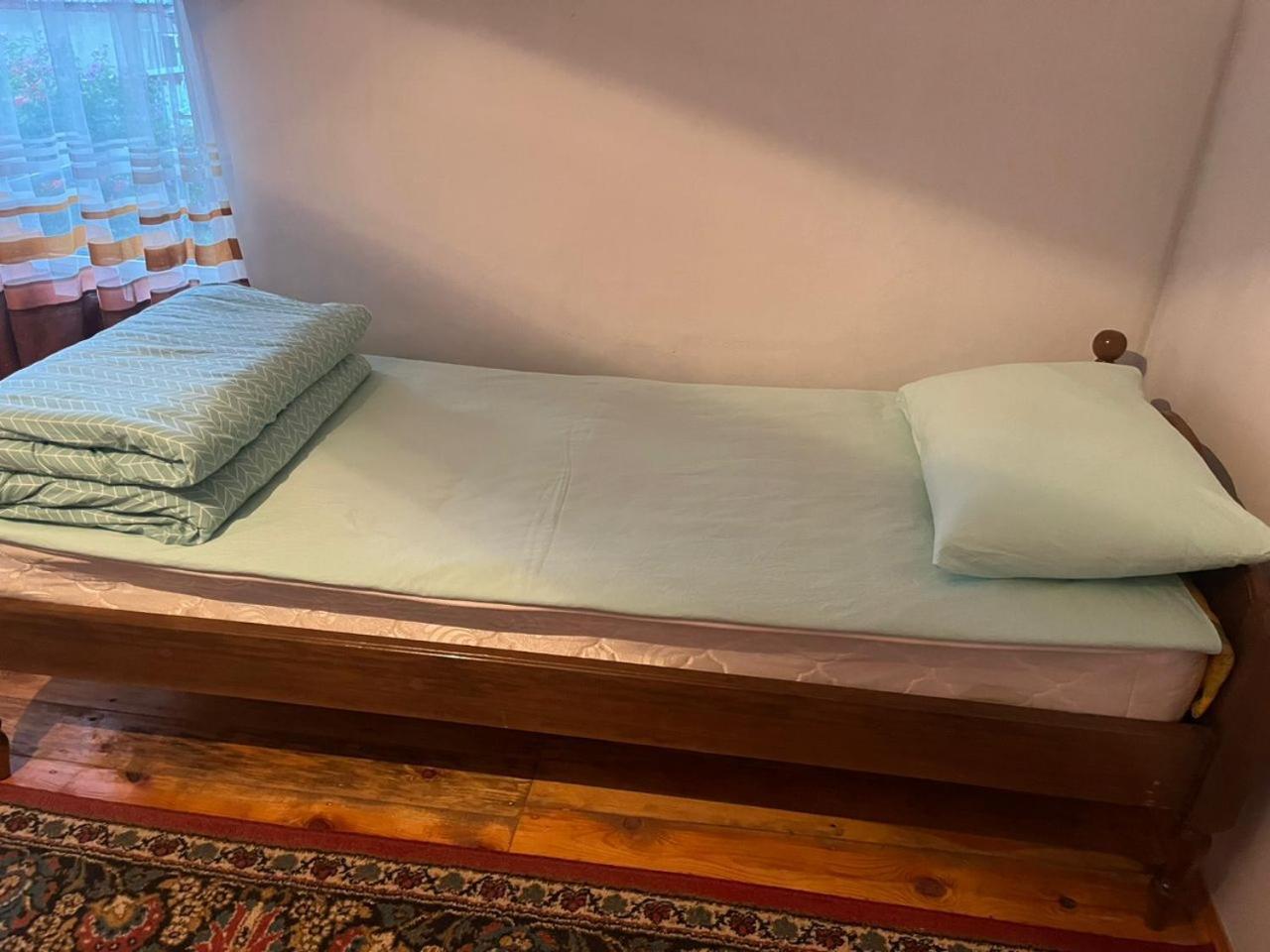 Toktogul Ghesthouse Hotel Екстериор снимка