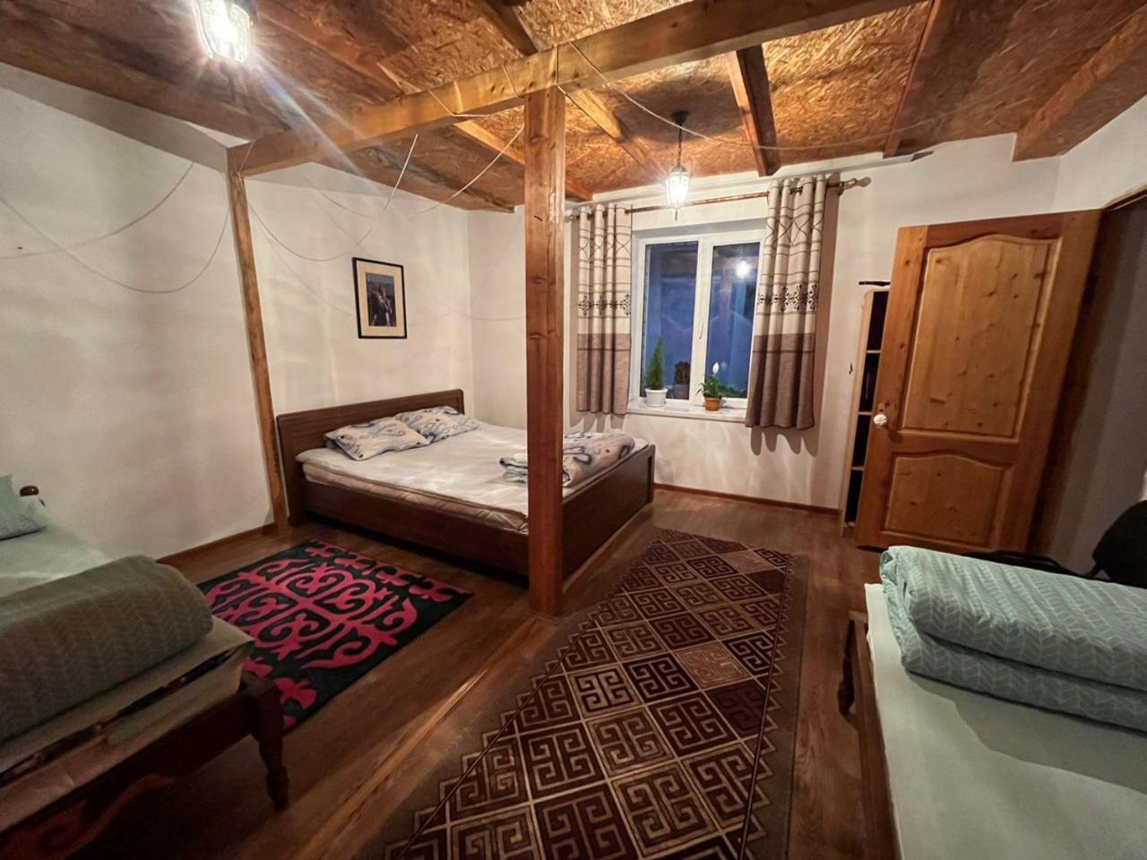Toktogul Ghesthouse Hotel Екстериор снимка