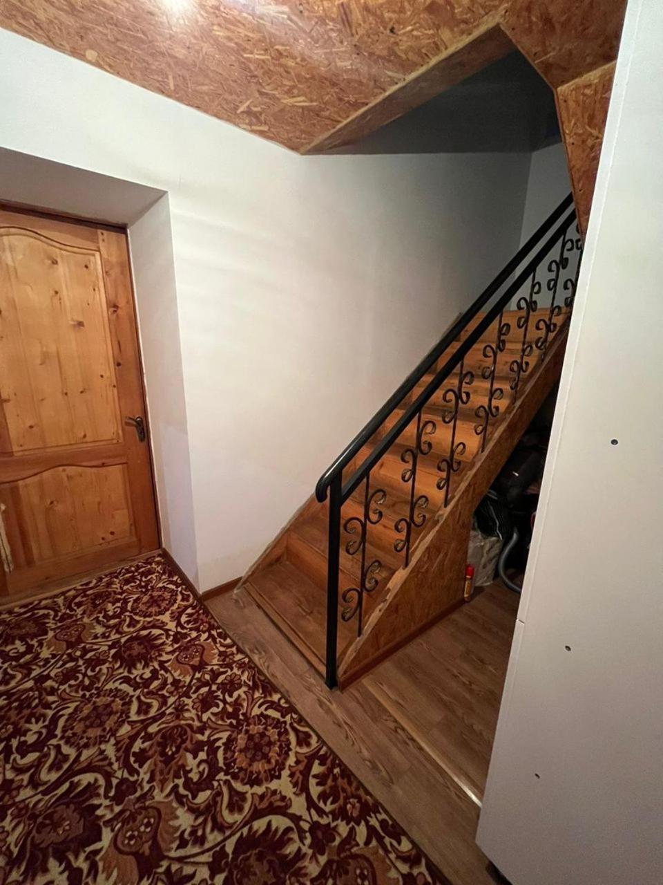 Toktogul Ghesthouse Hotel Екстериор снимка