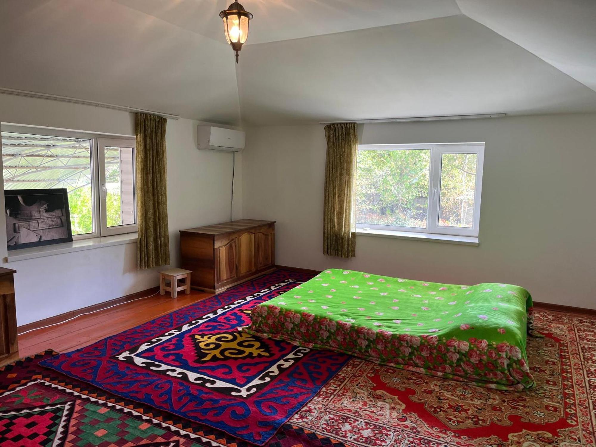 Toktogul Ghesthouse Hotel Екстериор снимка
